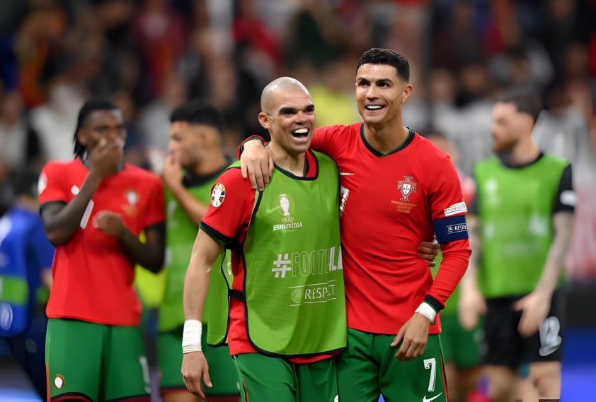 Ronaldo và Pepe: Khi tuổi tác đã trở thành gánh nặng 491333